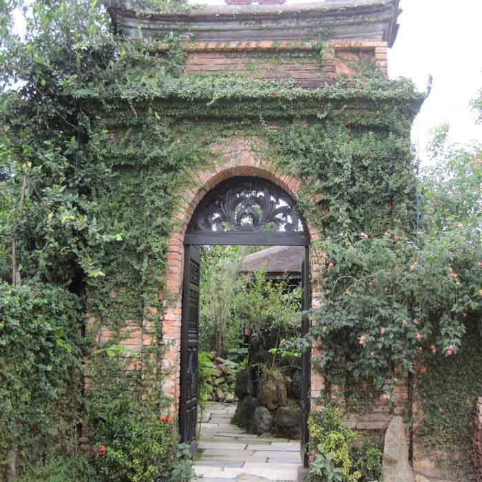 Rub Shoulders with Imperial Royalty in a unique setting, Hue, Vietnam Rub Shoulders with Imperial Royalty in a unique setting